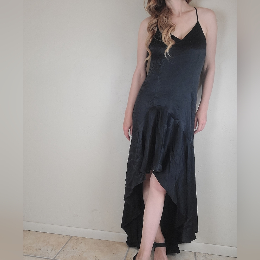 Bardot Women's Arella Satin Gown Sleeveless Formal Black Dress Size 10/Large US